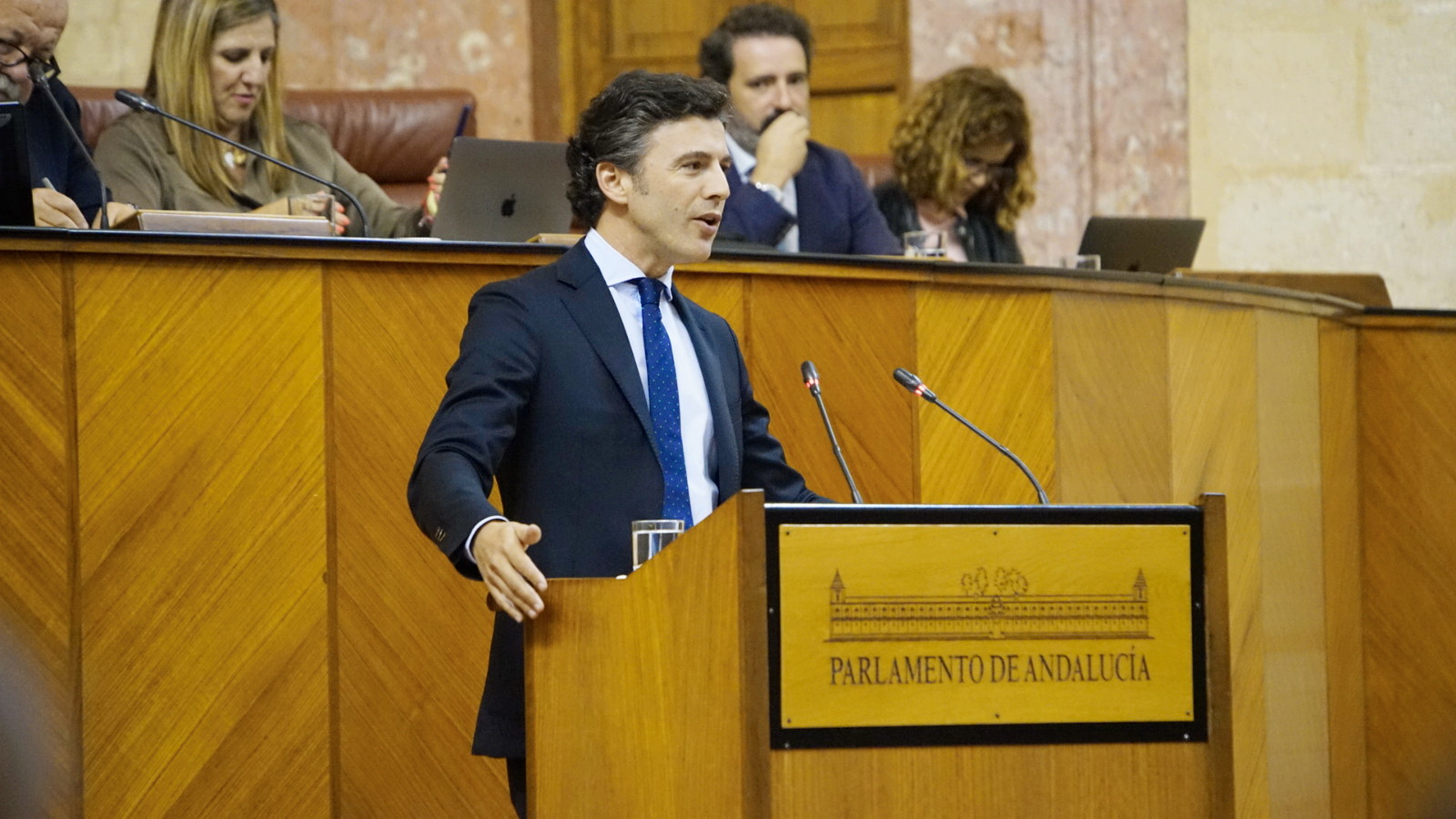 El Parlamento andaluz reclama al Gobierno que regule la inteligencia artificial en cooperación con las autonomías